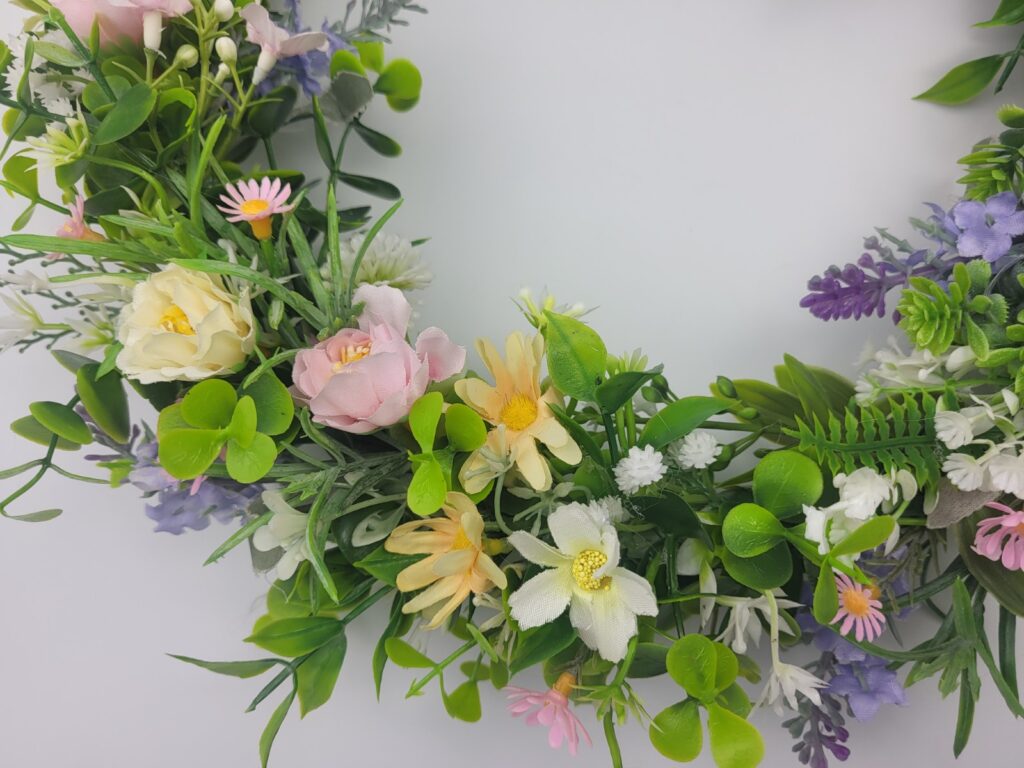 tavaszi virag koszoru kozelrol